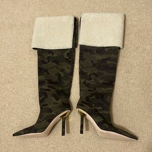 NWOB GOOD AMERICAN High Kickstand Over the Knee Pull-on Boots w Sherpa Size 8.5